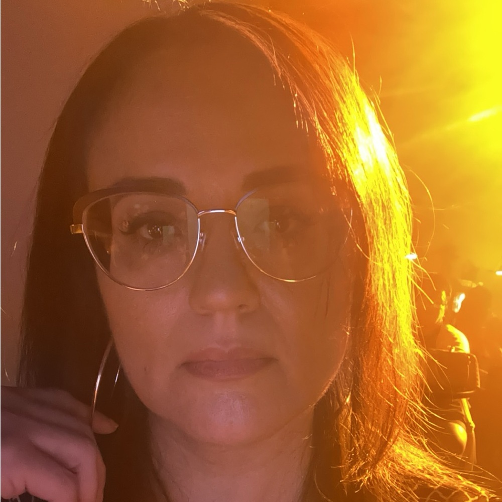 Meet your Posher, Evalina